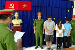 Các đối tượng tại cơ quan chức năng. (Ảnh: Công an cung cấp)