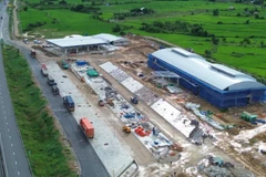 Trạm dừng nghỉ trên tuyến Vĩnh Hảo-Phan Thiết đang được đẩy nhanh tiến độ.