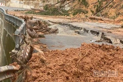 Bộ Xây dựng cho biết, theo thống kê bước đầu, để khắc phục hậu quả thiệt hại mưa lũ gây ra trên các tuyến quốc lộ do trung ương quản lý, tổng kinh phí ước khoảng 500 tỷ đồng.