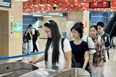 Từ ngày 18/11 tới đây, Hanoi Metro sẽ chuyển đổi toàn bộ hệ thống thu soát vé tự động AFC đang vận hành trên tuyến đường sắt đô thị 2A (Cát Linh-Hà Đông) sang hệ thống mới.