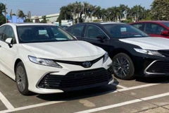 Gần 7.600 xe Toyota, Lexus được triệu hồi cập nhật phần mềm màn hình táp lô.