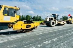 Các nhà thầu thi công tuyến cao tốc Cần Thơ-Cà Mau.