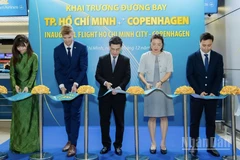 Vietnam Airlines cắt băng khai trương đường bay Thành phố Hồ Chí Minh-Copenhagen với sự tham gia của đại diện các đơn vị liên quan.