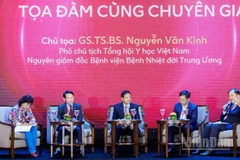 Các chuyên gia y tế tham gia thảo luận tại hội thảo "Hành trình vì một Việt Nam không còn bệnh do não mô cầu nhóm B”.