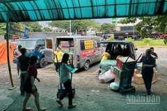 Tổng Công ty Đường sắt Việt Nam tiếp tục triển khai chương trình vận chuyển miễn phí hàng hóa cứu trợ cho các tỉnh miền trung đang chịu thiệt hại nặng do mưa lũ.