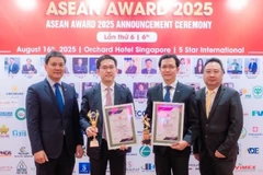 Ban Lãnh đạo C.P. Việt Nam tại buổi lễ trao giải.