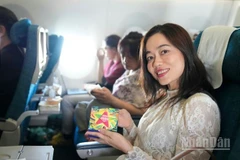 Vietnam Airlines phục vụ miễn phí bánh trung thu trên các chuyến bay từ ngày 10-14/9.