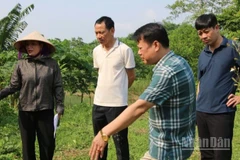 Lãnh đạo xã Thanh Thịnh (Thái Nguyên) lập tổ công tác đến từng gia đình vận động nhận tiền đền bù, bàn giao mặt bằng để tăng tốc tiến độ dự án.