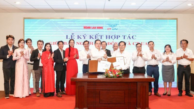 Lễ ký kết hợp tác giữa CT UAV và Báo Người Lao Động.