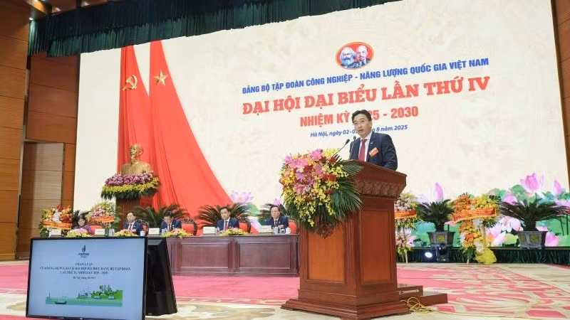 Đồng chí Bí thư Đảng ủy, Chủ tịch Hội đồng quản trị PV GAS - Nguyễn Thanh Bình trình bày tham luận tại Đại hội Đại biểu Tập đoàn lần thứ IV nhiệm kỳ 2025-2030.