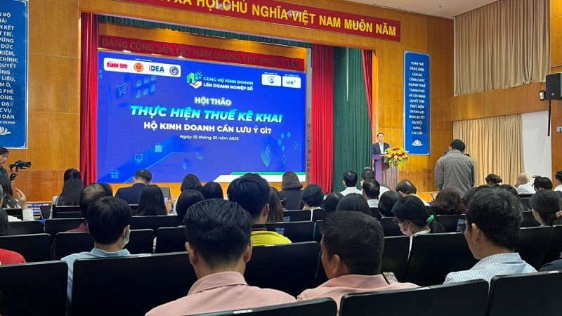 Quang cảnh hội thảo chủ đề “Thực hiện thuế kê khai: Hộ kinh doanh cần lưu ý gì?”.