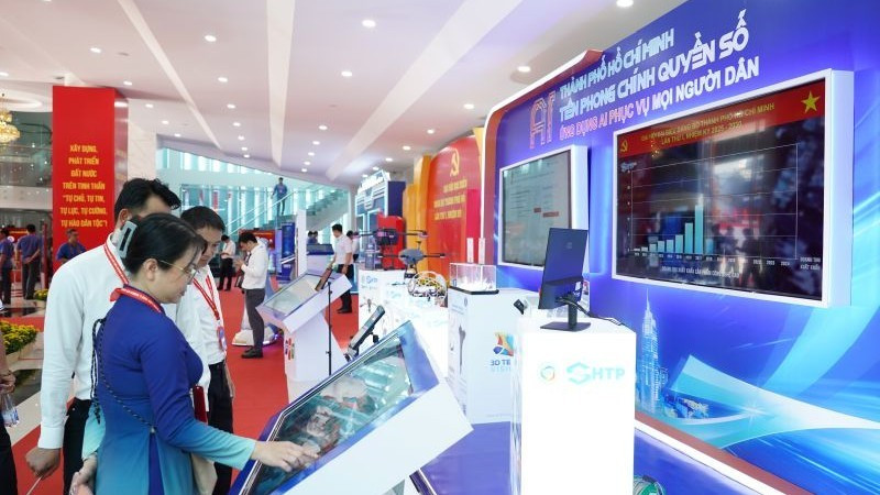 Không gian triển lãm sản phẩm công nghệ tại Học viện cán bộ Thành phố Hồ Chí Minh (Ảnh : Thế Anh)