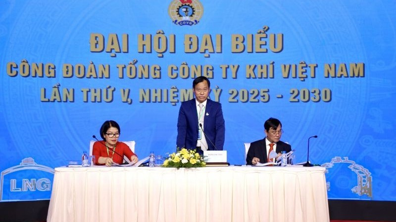 Đoàn Chủ tịch điều hành đại hội.