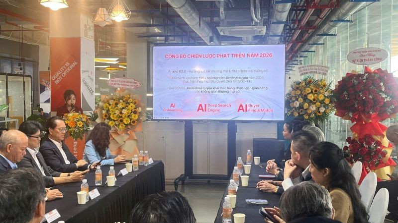 Đại diện Arobid công bố kế hoạch vận hành 120 hội chợ, triển lãm trực tuyến trong năm 2026.