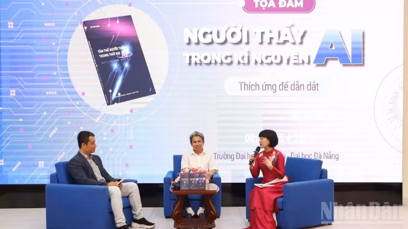 Các diễn giả tại tọa đàm.