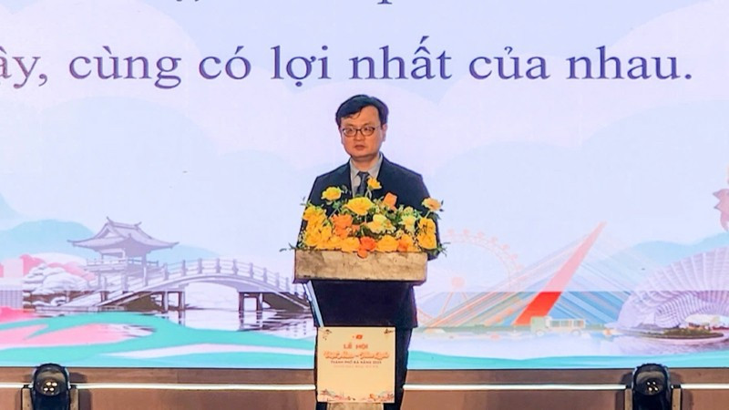 Ông Chang Ho-seung, Tham tán Công sứ kiêm Tổng Lãnh sự-Đại sứ quán Hàn Quốc tại Việt Nam phát biểu. 19332bcc-0e85-4cd3-8c24-bdd051479c86-4132.jpg