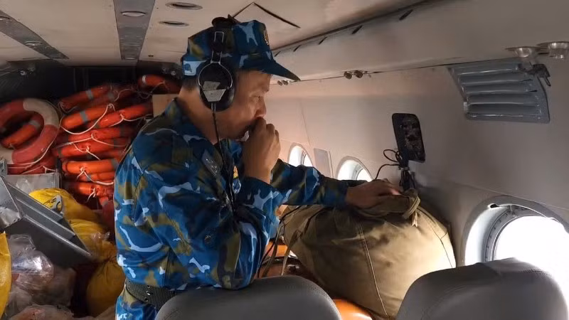 Đại tá Vũ Hồng Điệp, Phó Tham mưu trưởng Quân chủng Phòng không-Không quân trực tiếp chỉ huy bay.