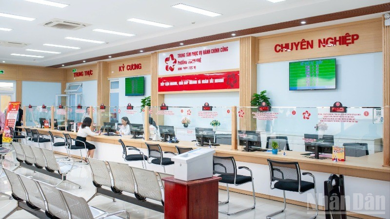 Trung tâm phục vụ hành chính công phường Thanh Khê trong ngày đầu vận hành thử nghiệm. ndo_br_afe009fd-aca5-4e68-9d0e-6aefd7367743-93.jpg