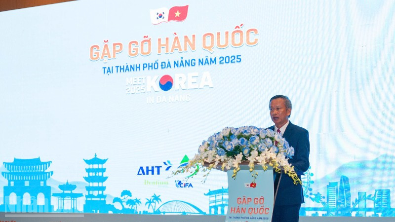 Phó Chủ tịch Hội đồng nhân dân thành phố Đà Nẵng Đoàn Ngọc Hùng Anh phát biểu tại hội nghị. ndo_bl_z6863416162316-baf77eafb3922443aac002f21348c610-3862.jpg
