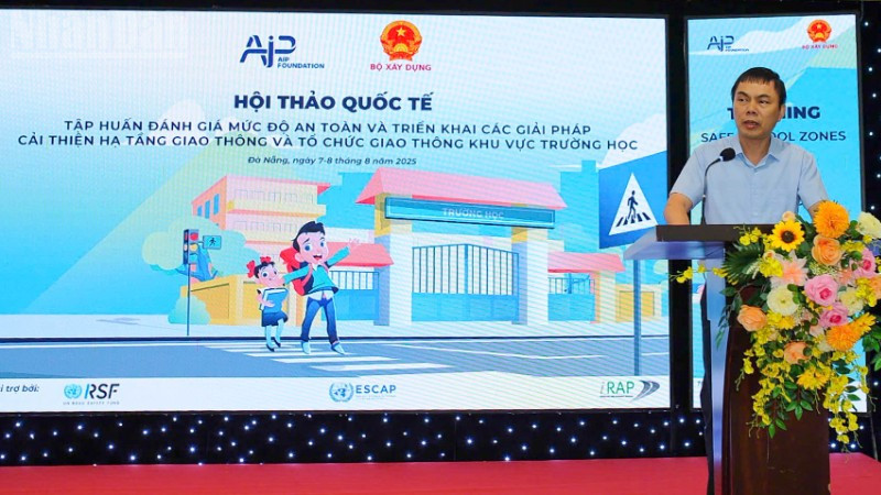 Ông Hoàng Thế Tùng, Phó Vụ trưởng Vận tải và An toàn giao thông (Bộ Xây dựng) phát biểu. ndo_tl_img-1508-1625.jpg