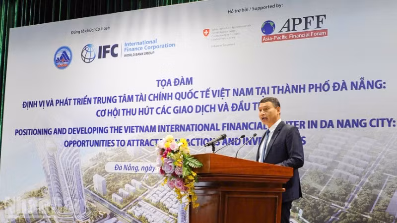 Phó Chủ tịch Thường trực Ủy ban nhân dân thành phố Đà Nẵng Hồ Kỳ Minh phát biểu khai mạc Tọa đàm.