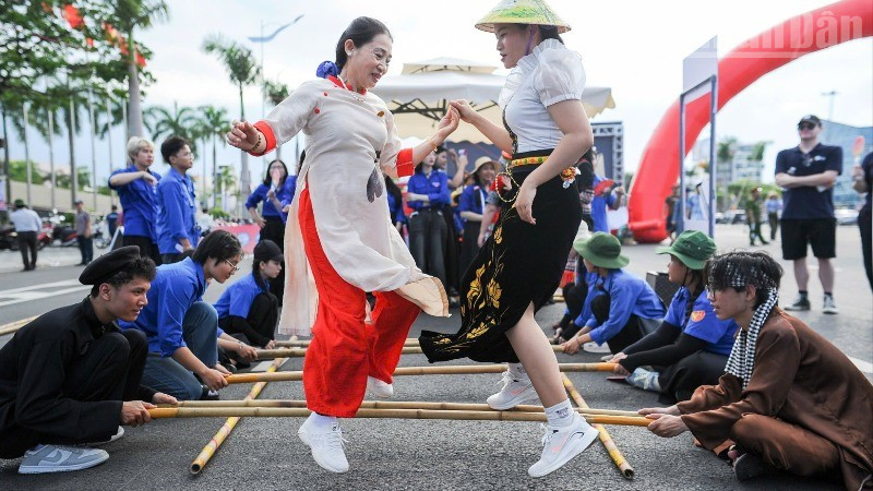 Các hoạt động giao lưu văn hóa tại chương trình. ndo_tr_fb58516f-654a-4b90-a01b-55eb678a7da0-1820.jpg