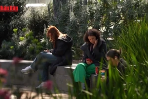 [Video] Tác động của lệnh cấm trẻ em dùng mạng xã hội tại Australia 