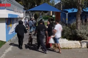 [Video] Iran phóng loạt tên lửa vào Israel, hàng triệu người phải trú ẩn 