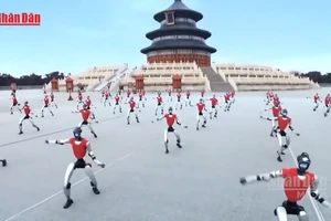 [Video] Robot Trung Quốc phô diễn võ thuật tại khu di tích Thiên Đàn 
