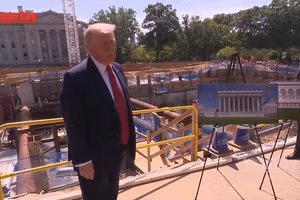 [Video] Tổng thống Mỹ D. Trump vấp chỉ trích vì dự án Phòng Khiêu vũ Nhà Trắng 