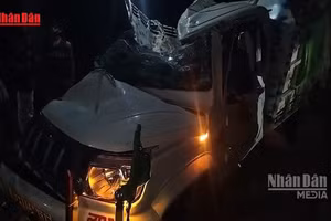 [Video] Tai nạn xe khách tại Ấn Độ khiến ít nhất 10 người thiệt mạng 