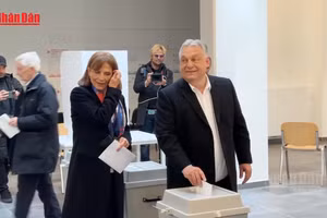 [Video] Cử tri Hungary đi bầu cử với tỷ lệ cao kỷ lục 