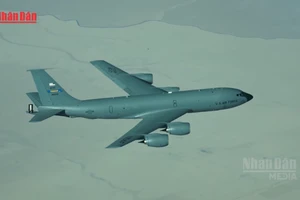 [Video] Iran tập kích căn cứ Mỹ tại Saudi Arabia, 5 máy bay tiếp dầu bị hư hại 