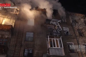 [Video] Nga - Ukraine tiếp tục không kích cơ sở năng lượng đối phương 