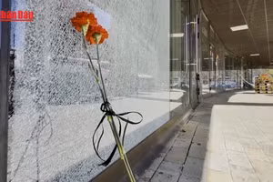 [Video] Ukraine: Lực lượng cảnh sát bị chỉ trích vì rời đi trong vụ xả súng tại Kiev 