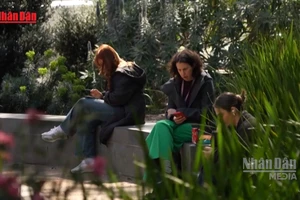 [Video] Mạng xã hội làm suy giảm mức độ hài lòng của giới trẻ 