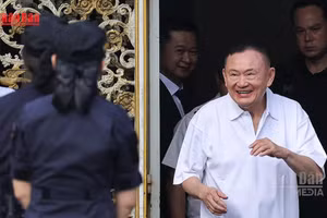 [Video] Cựu Thủ tướng Thái Lan Thaksin Shinawatra được ra tù 