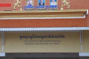 [Video] Thái Lan muốn hồi hương hàng nghìn công dân mắc kẹt tại Campuchia 