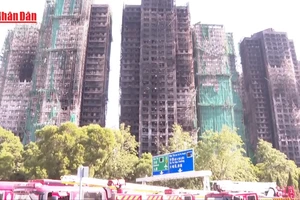 [Video] Hong Kong (Trung Quốc) bắt 21 người nghi tham nhũng cải tạo chung cư 