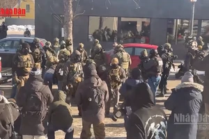 [Video] Mỹ: Đặc vụ ICE được lệnh hạn chế giao tiếp tại bang Minnesota