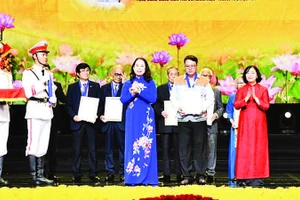 Kỹ sư Lưu Hoàng Phương được trao danh hiệu Công dân Thủ đô ưu tú năm 2025.