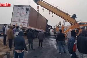 [Video] Tai nạn xe khách khiến ít nhất 9 người thiệt mạng tại Ấn Độ 