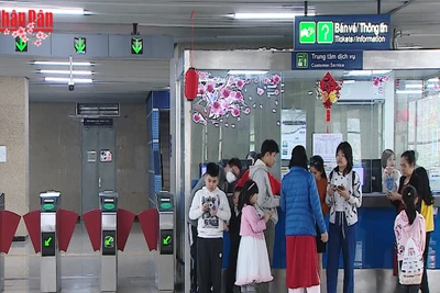 [Video] Metro Hà Nội đón hơn 243.000 lượt khách trong 9 ngày Tết