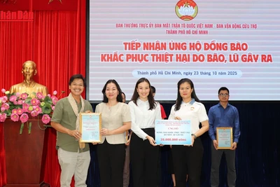 [Video] TP Hồ Chí Minh tiếp nhận hơn 145 tỷ đồng ủng hộ đồng bào vùng lũ