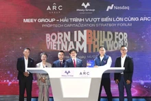 Lễ trao chứng nhận thỏa thuận hợp tác chiến lược giữa Meey Group và ARC Group ngày 14/7.