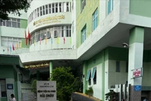 Đà Nẵng có văn bản hỏa tốc kiểm tra, chấn chỉnh tình trạng "cò mồi" khám chữa bệnh tại các cơ sở y tế, khám chữa bệnh trên toàn thành phố. Trong ảnh là Trung tâm y tế khu vực Hải Châu- nơi vừa có phản ảnh của công dân về việc bị "dụ dỗ" khám bệnh với giá cao. (Ảnh: ANH ĐÀO)