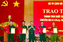 Lãnh đạo Bộ Tư lệnh Bộ đội Biên phòng khen thưởng các đơn vị trong chuyên án A1124.2p.
