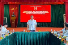 Phó Chủ tịch Ủy ban nhân dân thành phố Hà Nội Nguyễn Mạnh Quyền phát biểu tại buổi làm việc.