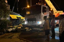 Hiện trường vụ lật xe khách tại Hà Tĩnh ngày 25/7 vừa qua làm 10 người tử vong. (Ảnh: NGÔ TUẤN)