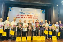 Lãnh đạo quận Hoàn Kiếm tri ân những tập thể, cá nhân có đóng góp nổi bật trong công tác bảo tồn, phát huy giá trị di sản.